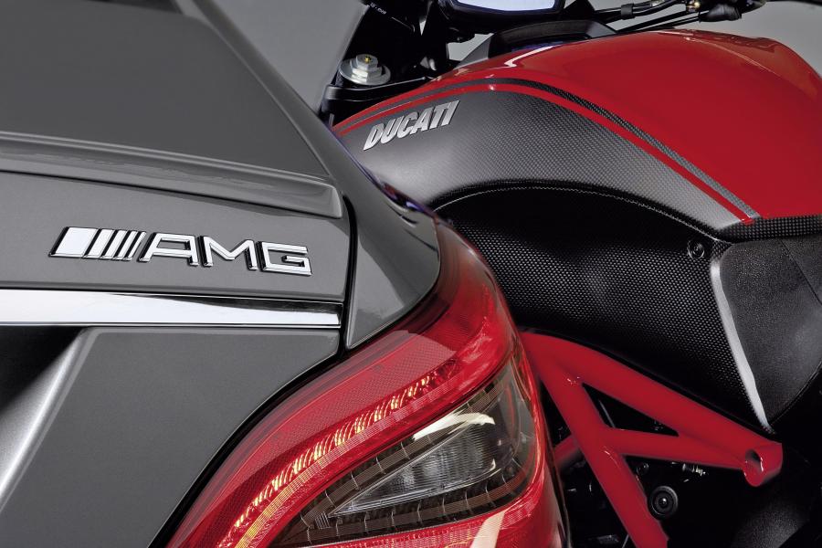  Mercedes-Benz CLS63 AMG 2011 года  (фото 4 из 199)
